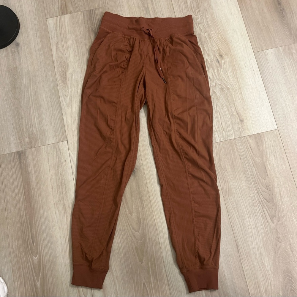Lululemon Women’s Jogger Pants Size 4
